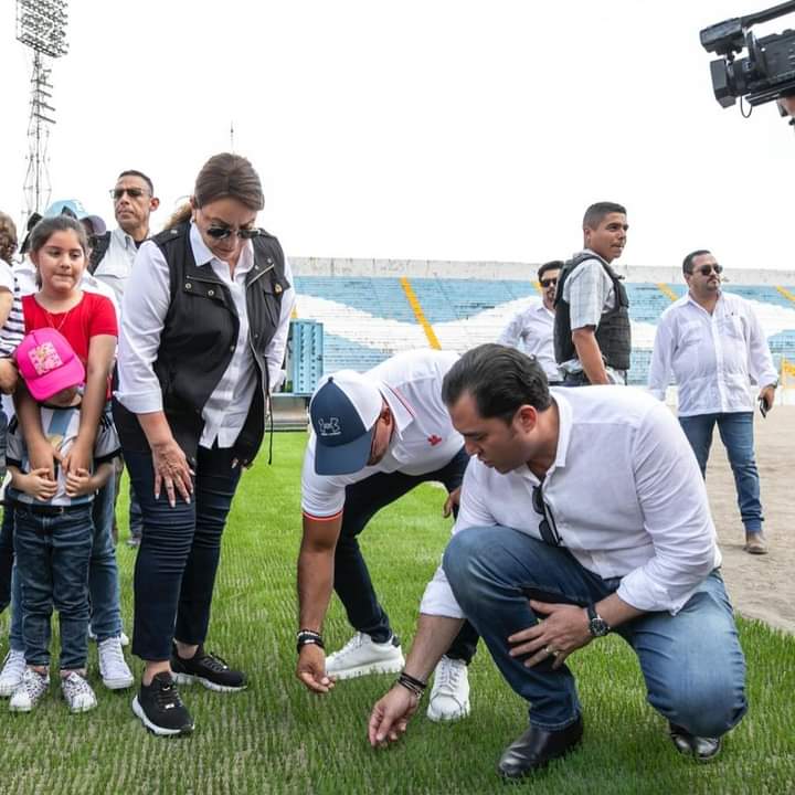 La presidenta visito la zona norte para inspeccionar varias obras que continúan en ejecución.