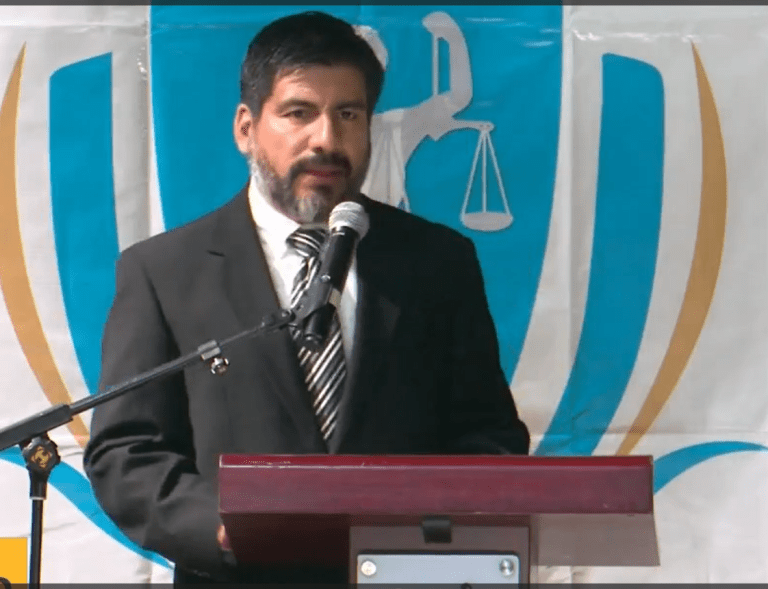 Fiscal general es citado a audiencia pública en el Congreso por juicio político