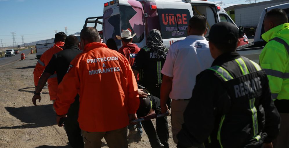Rescatan a cuatro migrantes perdidos y deshidratados en desierto del norte de México