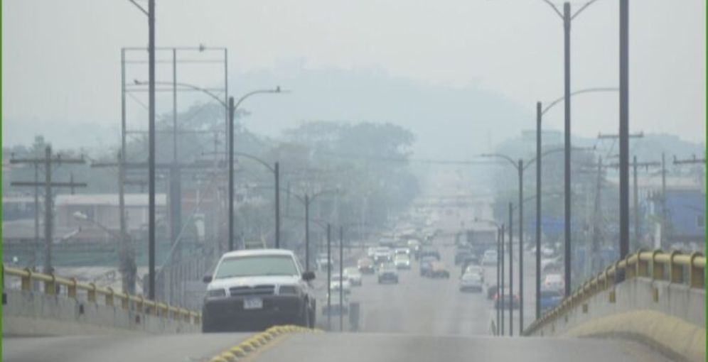Cierre temporal de aeropuertos SPS y Roatán debido a densa capa de humo