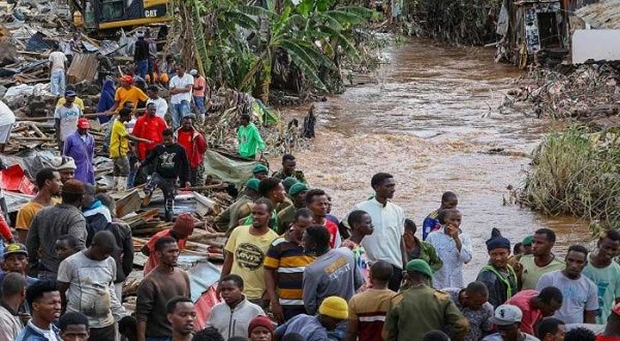 Sube a 219 el número de muertos por las inundaciones en Kenia mientras se acerca un ciclón