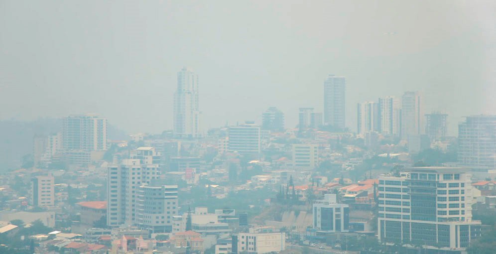 Gobierno vuelve al teletrabajo esta semana en la capital por contaminación y calor