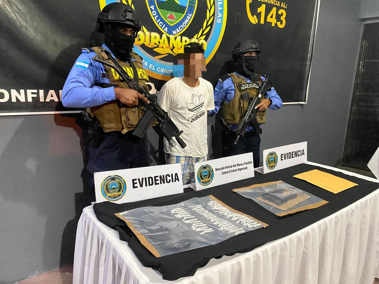 DIPAMPCO captura miembro de la banda "El Flaco" vinculado a venta de drogas y porte de armas en Puerto Cortés
